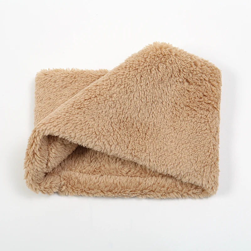 Cache cou en fourrure